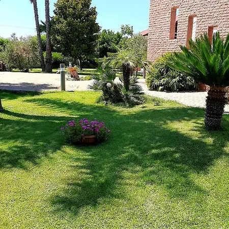 לינה וארוחת בוקר Del Salento Exclusive 4*