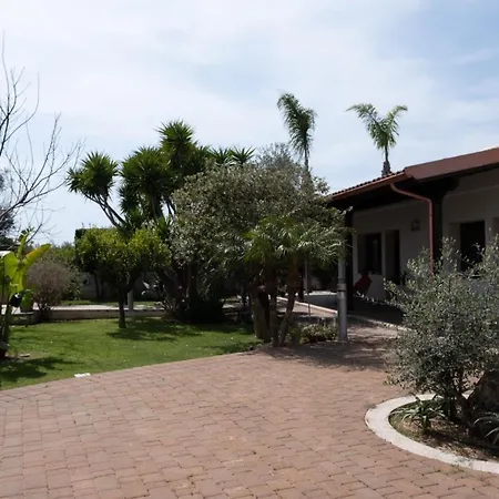 Alojamento de Acomodação e Pequeno-almoço Del Salento Exclusive 4*