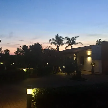 לינה וארוחת בוקר Del Salento Exclusive 4*