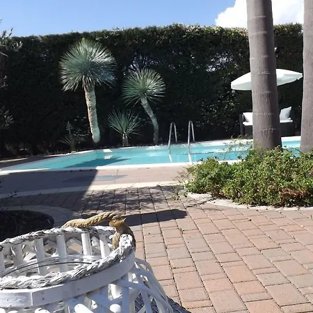 Del Salento Exclusive לינה וארוחת בוקר 4*